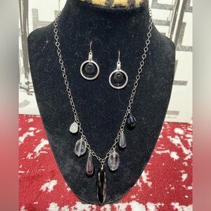 Silver Tone and Bead Pendant Necklace With Coordinating Silver Tone Earrings